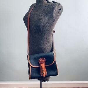 Vintage Dooney and Bourke black leather Essex crossbody